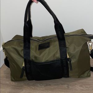 STEVE MADDEN WEEKENDER BAG